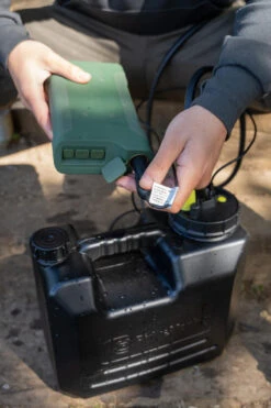 RidgeMonkey Outdoor Power Shower (Full Kit) (RM507) -Decathlon k2b580bc4c563bc55cf211e74fe44601c