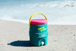 IGLOO Retro Barrel Of Fun 2 Gallon -Decathlon kc88273d206089a3a71fec21ebeffb697